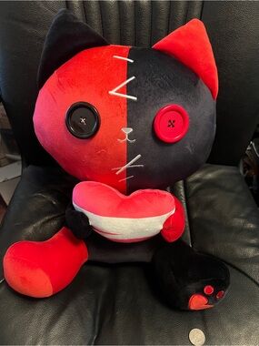 Patch Patch Friends - Heart Keeper 1 series Red and Black Cat. 13.7 Inches